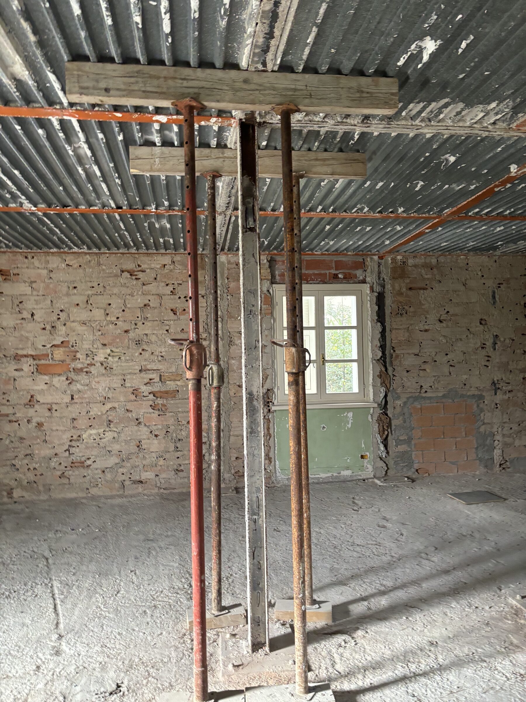 Chantier de rénovation et de renforcement de structure à Cap d'Ail